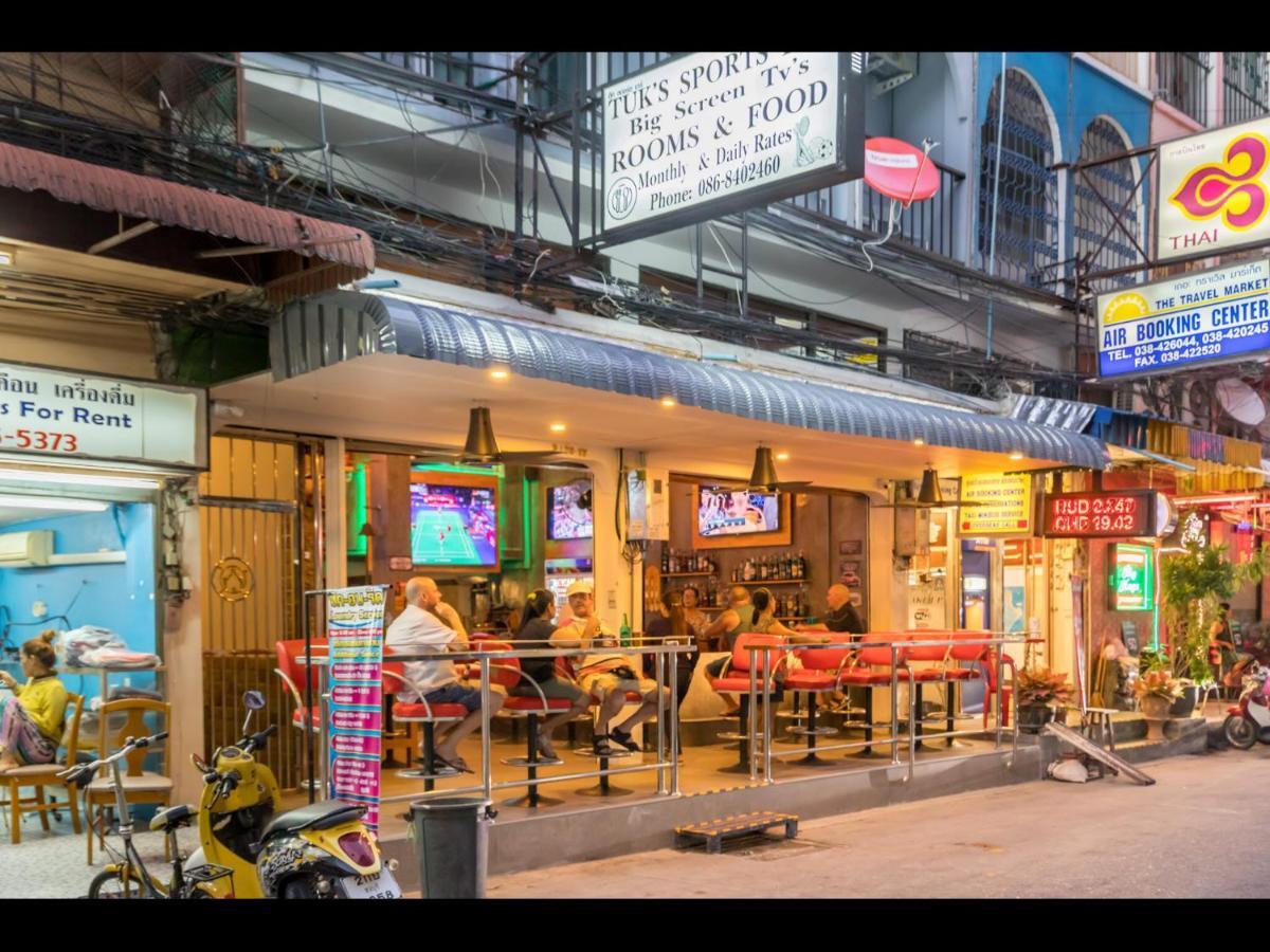 Tuk'S Sports Bar Hotell Pattaya Exteriör bild